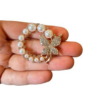 Vintage Jewelry Faux Pearl Round Brooch with Butterfly Pin